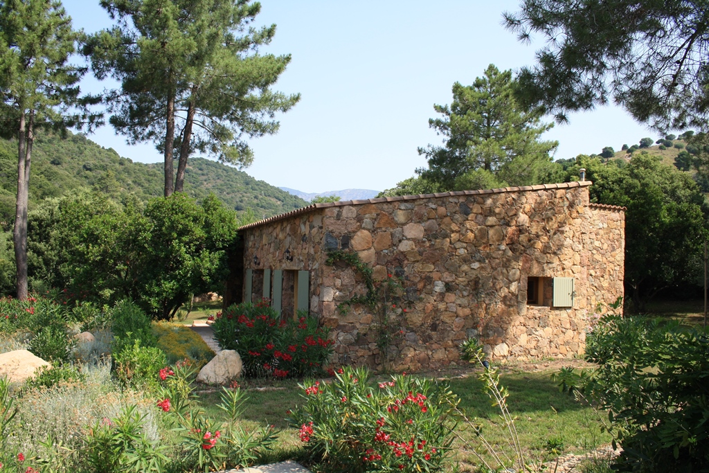 G�te � Serriera en Corse du Sud -20011 : ext�rieur