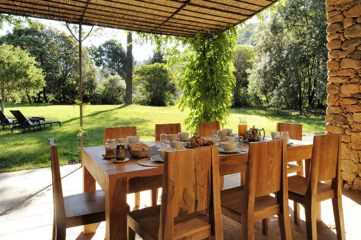 G�te � Serriera en Corse du Sud -20006 : s�jour/cuisine