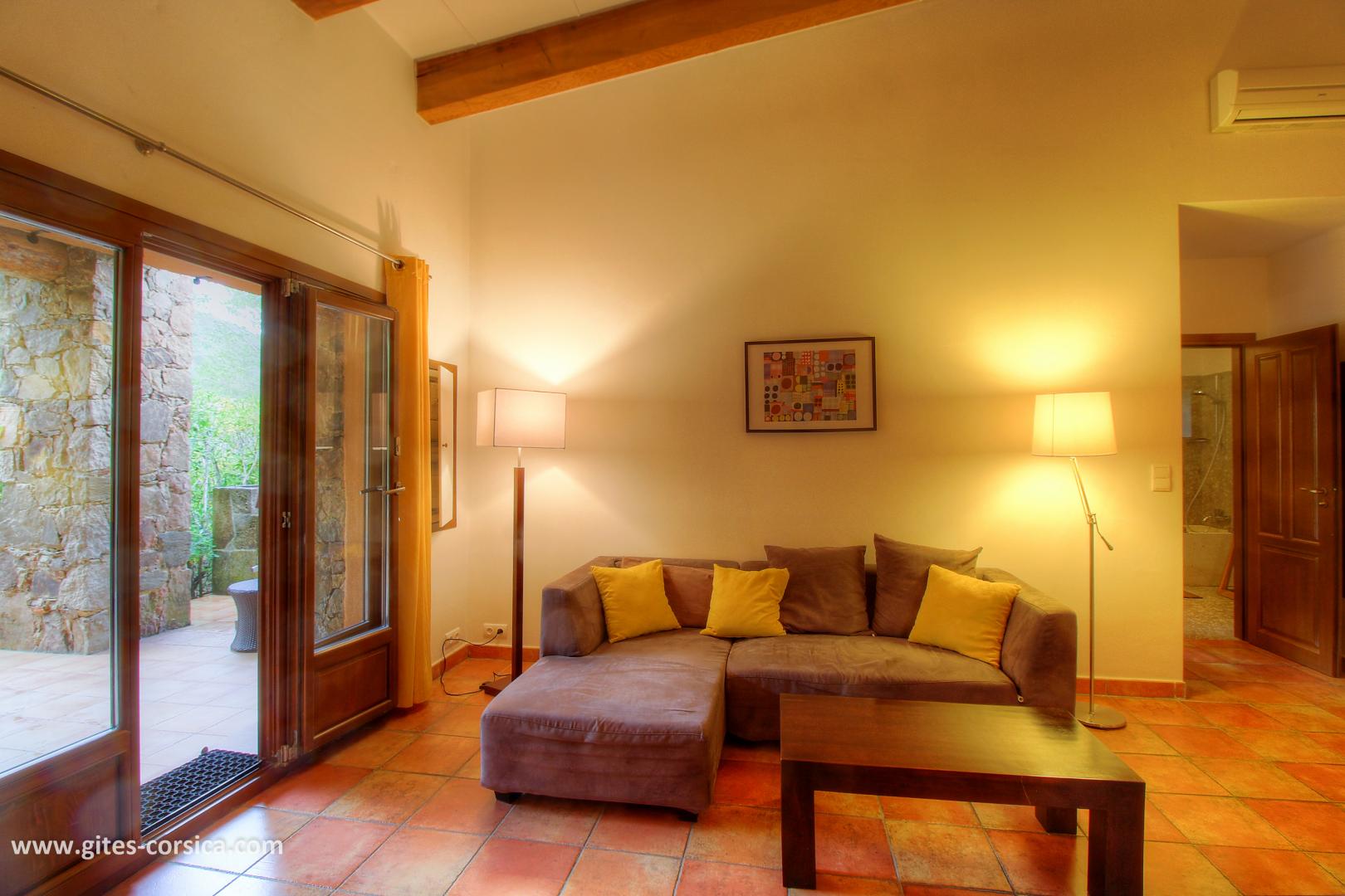 G�te � Serriera en Corse du Sud -20003 : piscine