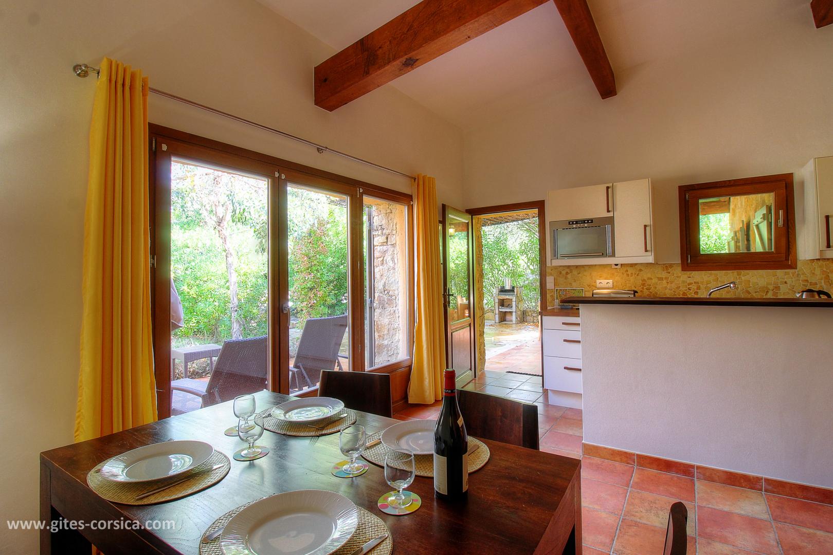 G�te � Serriera en Corse du Sud -20007 : chambre