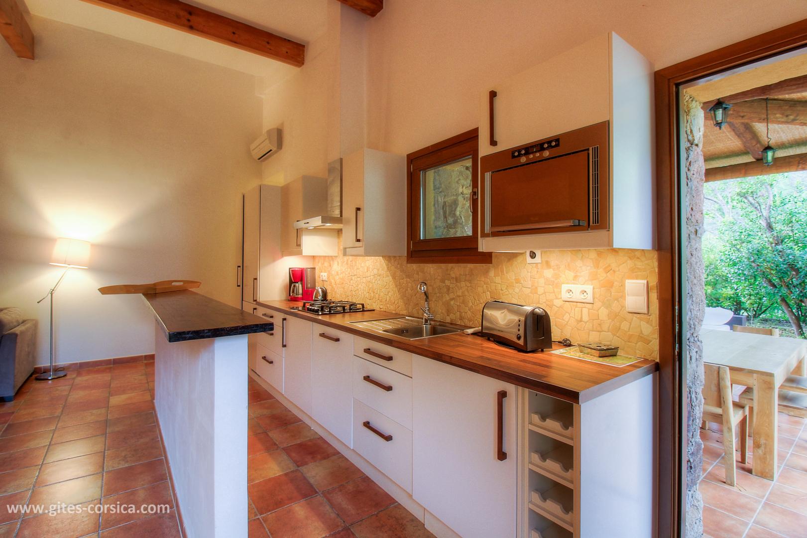 G�te � Serriera en Corse du Sud -20011 : chambre