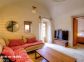 Gîte A Casa Bianca - Location de vacances à Pigna en Corse, Gîtes de France : le salon du rez-de-chaussée Gîte A Casa Bianca - Location de vacances à Pigna en Corse, Gîtes de France : le salon du rez-de-chaussée