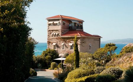 Chambre d'h&ocirc;tes n&deg;23052 Propriano - Corse - Ch&acirc;teau Rouher - Maison d?h&ocirc;tes de charme en bord de mer &agrave; Propriano, avec acc&egrave;s direct &agrave; la plage d?Arena Bianca et vue sur le golfe du Valinco.
