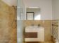 Gîte à Tizzano, Grand Valinco, Corse du Sud, labellisé Gîtes de France : une salle d'eau attenante à 1 chambre à l'étage Gîte à Tizzano, Grand Valinco, Corse du Sud, labellisé Gîtes de France : une salle d'eau attenante à 1 chambre à l'étage