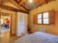 Gite &agrave; Levie, Corse du Sud, labelis&eacute; G&icirc;tes de France : une chambre avec un lit double
