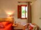 Gîte à Sollacaro, le Grand Valinco, Corse-du-Sud, labellisé Gîtes de France : la chambre 2 Gîte à Sollacaro, le Grand Valinco, Corse-du-Sud, labellisé Gîtes de France : la chambre 2