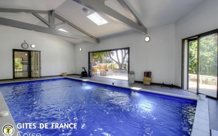 Gite à Afa, le Grand Ajaccio, Corse du Sud, labellisé Gîtes de France : la piscine intérieure Gîte n°28431 Afa - Corse - Gite à Afa, le Grand Ajaccio, Corse du Sud, labellisé Gîtes de France : la piscine intérieure