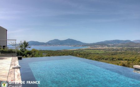 Chambre d'h&ocirc;tes n&deg;28751 Porticcio - Corse - Chambre d'h&ocirc;tes &agrave; Sainte-Lucie de Porto-Vecchio, le Sud Corse :la piscine et la vue