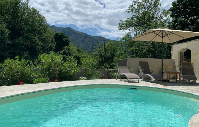 Gîte à Valle d'Alesani, la Côte orientale, Haute-Corse, labellisé Gîtes de France : la piscine Gîte n°61811 VALLE D'ALESANI - Corse - La Source - Gîte à Valle d'Alesani, la Côte orientale, Haute-Corse, labellisé Gîtes de France : la piscine