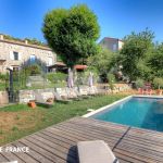 Gite &agrave; San Gavino di Carbini, Corse du Sud, labellis&eacute; G&icirc;tes de France : la piscine commune chauff&eacute;e