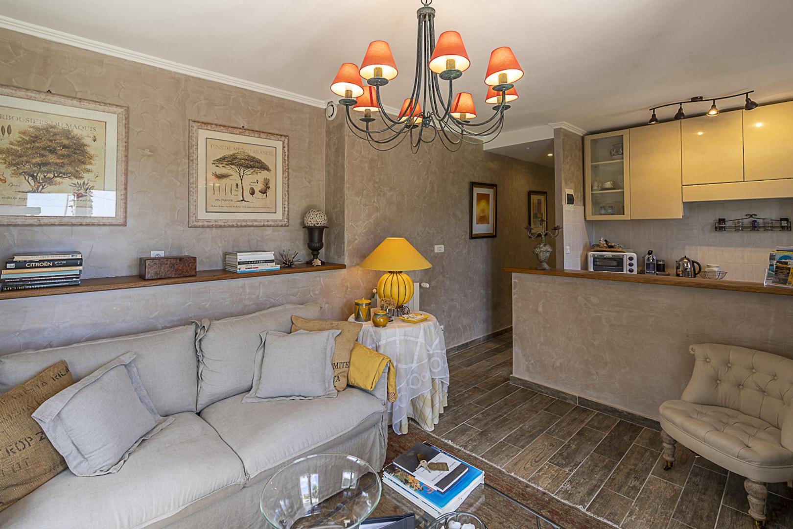 Chambres d'hôtes à Favone, Corse-du-Sud, labellisées Gîtes de France : Chambre Suite Pignottu Vue Mer - Salon photo 5