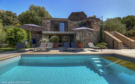 G&icirc;te n&deg;20613 Afa - Corse - Gite &agrave; Afa, Le Grand Ajaccio, Corse du Sud, labellis&eacute; G&icirc;tes de France : la piscine et la maison
