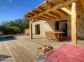 G&icirc;te &agrave; Speloncato, Balagne, Haute-Corse, labellis&eacute; G&icirc;tes de France : piscine et terrasse