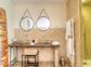Chambres d'hôtes à Favone, Corse-du-Sud, labellisées Gîtes de France : Suite Alimea, la salle d'eau ouverte sur la chambre Chambres d'hôtes à Favone, Corse-du-Sud, labellisées Gîtes de France : Suite Alimea, la salle d'eau ouverte sur la chambre