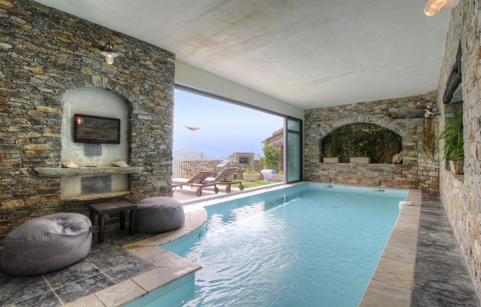G&icirc;te n&deg;59891 MAZZOLA - Corse - I Castellucci - G&icirc;te &agrave; Mazzola, Centre-Corse, Haute-Corse, labellis&eacute; G&icirc;tes de France : la piscine int&eacute;rieure