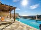 G&icirc;te &agrave; Porri, Grand Bastia, Haute-Corse, labellis&eacute; G&icirc;tes de France : la terrasse avec piscine