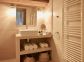Chambres d'h&ocirc;tes &agrave; Fozzano en Corse du Sud : la salle d'eau de la Chambre n&deg;6