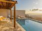 G&icirc;te &agrave; Porri, Grand Bastia, Haute-Corse, labellis&eacute; G&icirc;tes de France : la terrasse avec piscine
