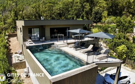 Gite à Sainte Lucie de Porto-Vecchio, labellisé Gîtes de France : la villa et la piscine Gîte n°27891 Sainte lucie de porto vecchio - Corse - Gite à Sainte Lucie de Porto-Vecchio, labellisé Gîtes de France : la villa et la piscine