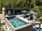 Gite &agrave; Sainte Lucie de Porto-Vecchio, labellis&eacute; G&icirc;tes de France : la villa et la piscine
